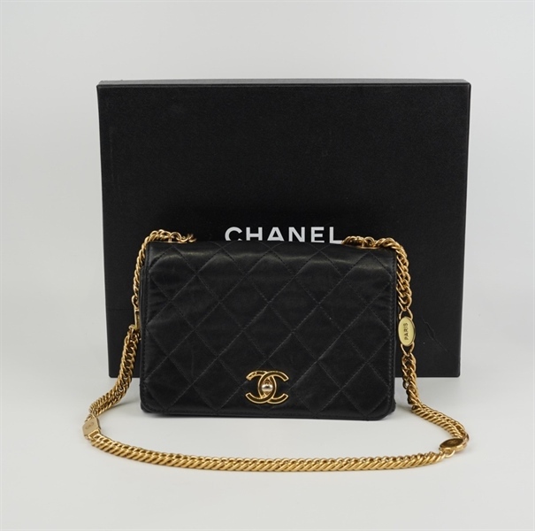 Túi chanel đen khóa vàng xích vàng sz20 KG+