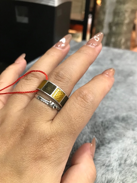 Nhẫn LV ô vuông nâu vàng KG+