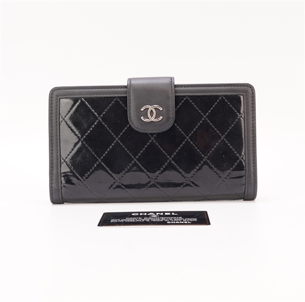 Ví Chanel đen size 18cm +