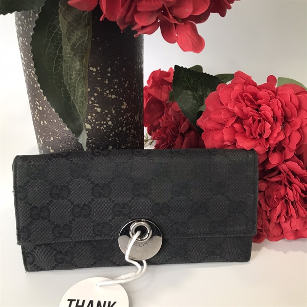 Ví dài đen Gucci