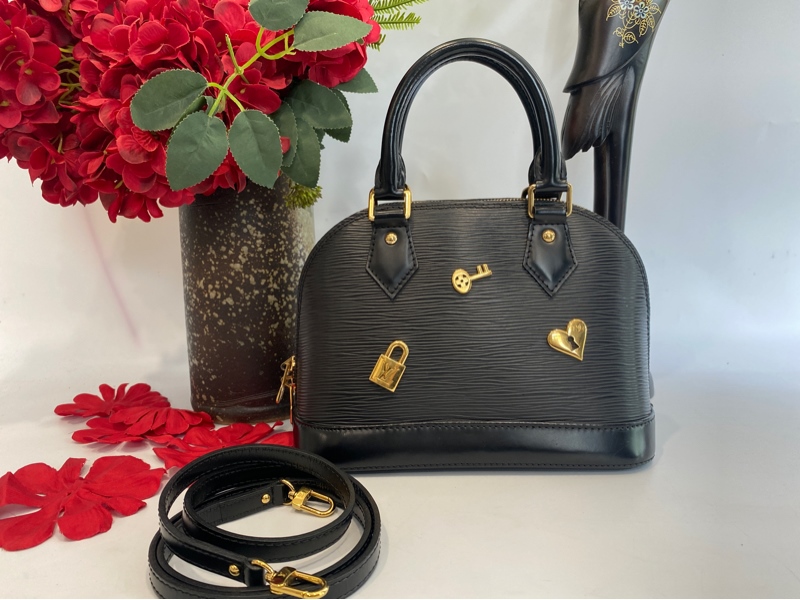 Túi LV lock love KG+