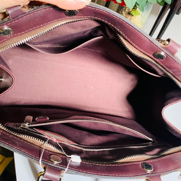 Túi Louis Vuitton tím đậm