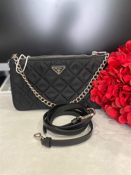 Túi prada đen