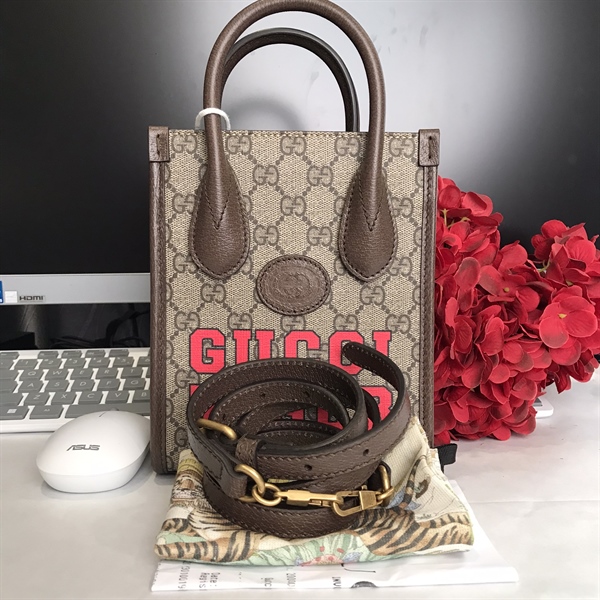 Túi đứng Tiger Gucci