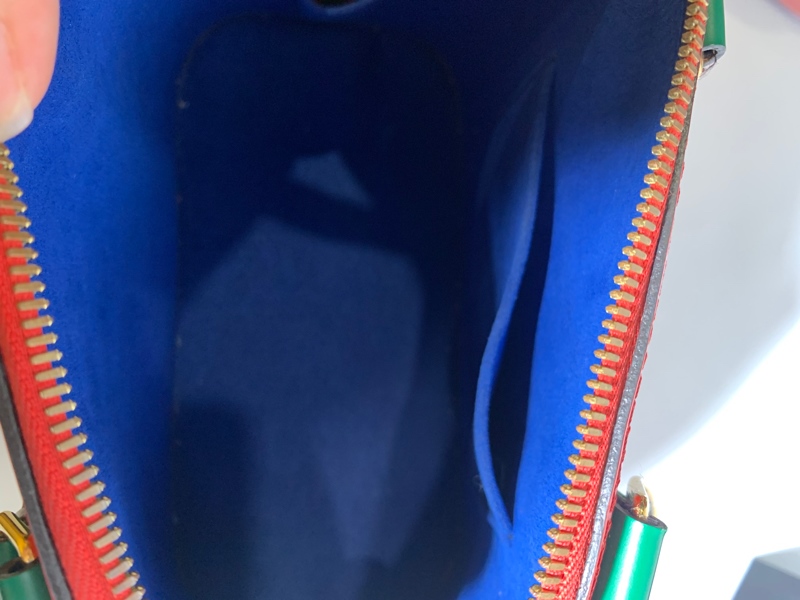 Túi LV đỏ + ổ khoá chìa