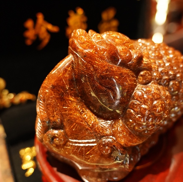 Cụ Thiềm Thừ thạch anh tóc đỏ VIP - CÓ ĐẾ +