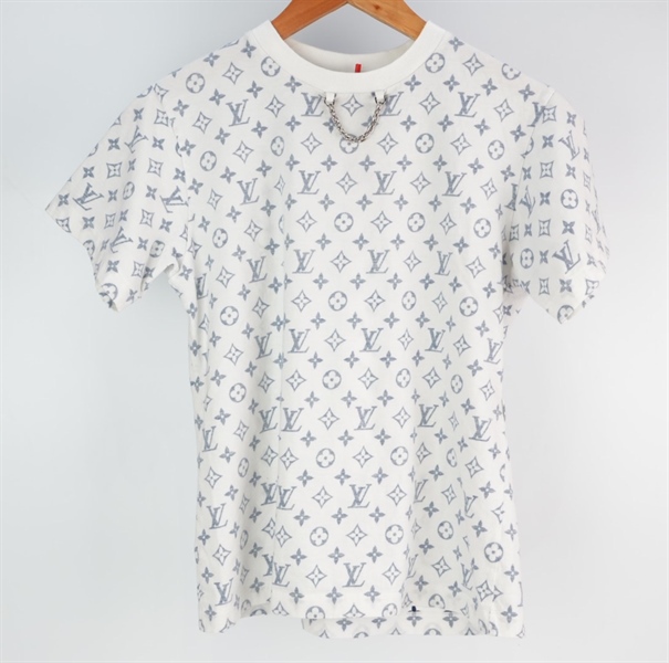 Áo Thun LV trắng size S trang trí xích trắng KG+