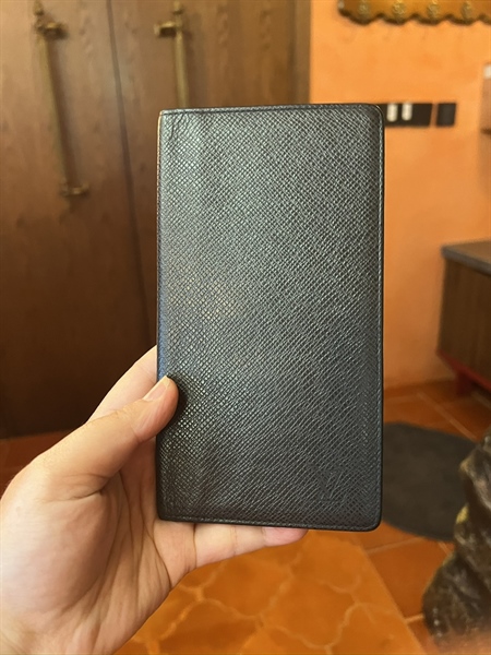 Ví LV gập 2 da đen TB+