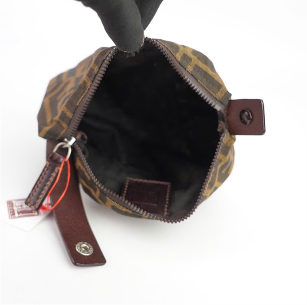 Túi Fendi nhỏ xanh rêu +