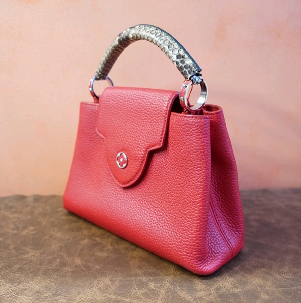 Túi LV Capu đỏ quai da rắn +