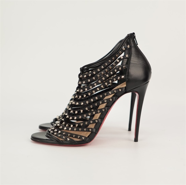 Giày Christian Louboutin đen gắn đinh size 36 1'2 KG+