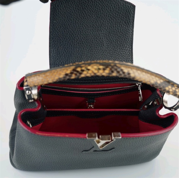 Túi LV capu đen quai trăn lòng hồng+