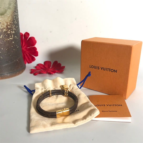 Vòng tay LV ổ khoá KG+