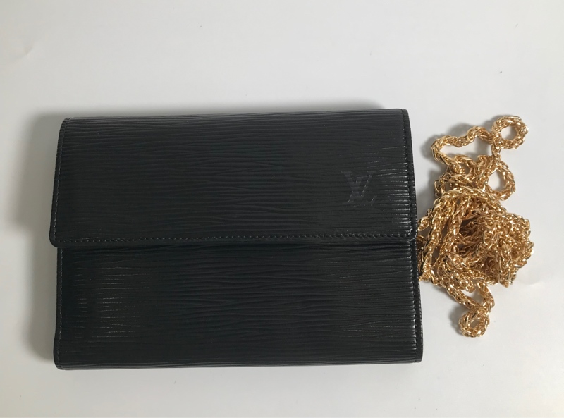 Ví Lv đen KG+