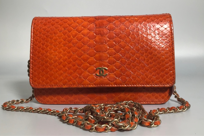 Túi chanel cam da rắn KG+