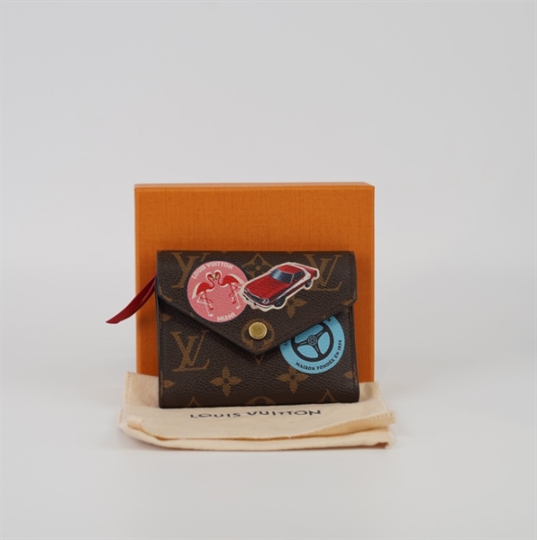 Ví Lv gập 3 hoa nâu nấp vẽ xe+
