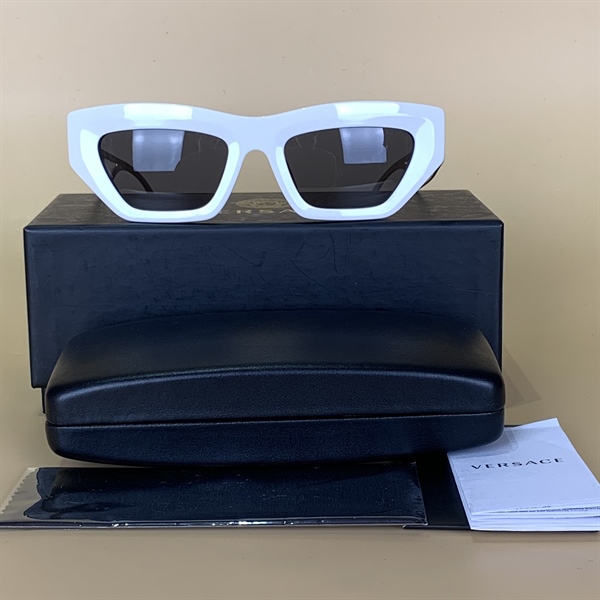 Kính Versace gọng chữ vàng KG+