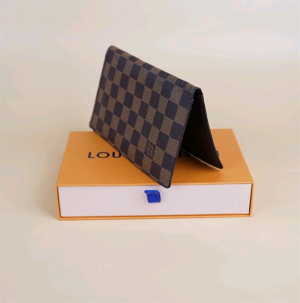 Ví dài LV ô vuông nâu gập 2+