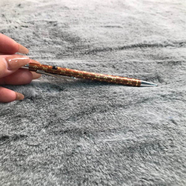 Bút LV màu nâu (ncc tặng) KG+