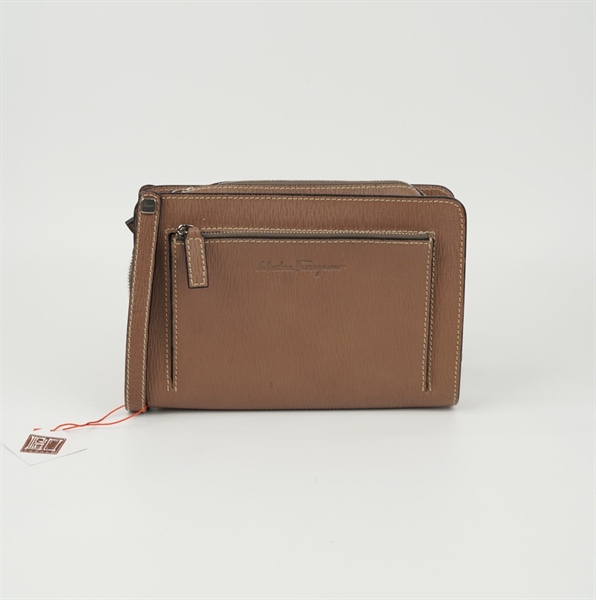 Túi salvatore ferrayamo nude đậm KG+