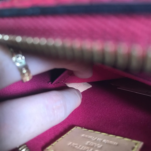 Túi Lv đỏ bông LV khoá vàng KG+