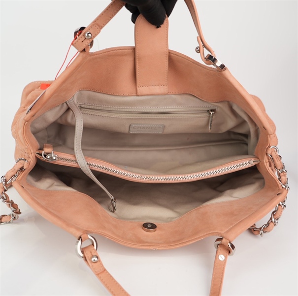 Túi Chanel màu nude TB +