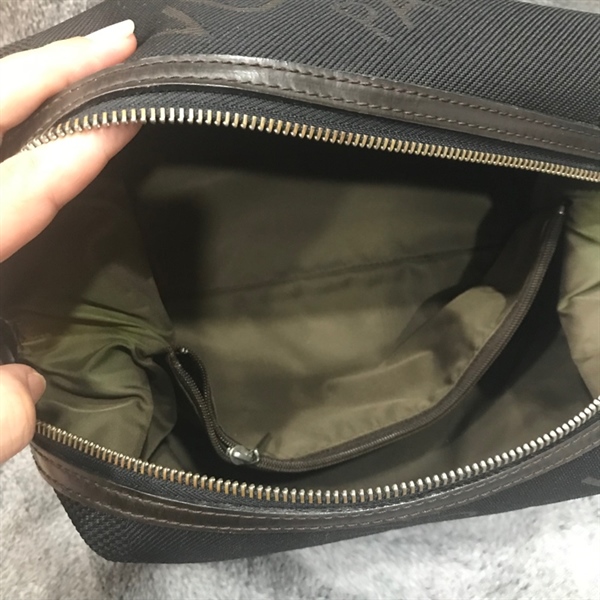 Túi LV thể thao đen cầm tay KG+