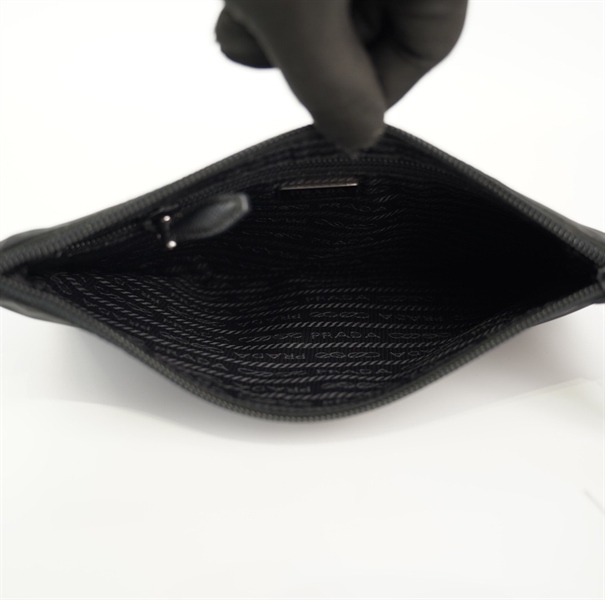 Ví Prada màu đen KG+