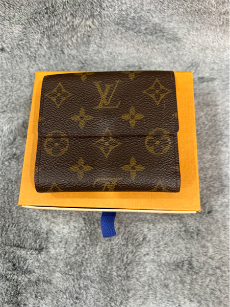 Ví LV gập 2 nút vàng 2 nắp +