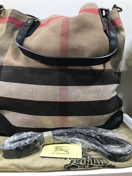 Túi Burberry Sọc Quai Đen+