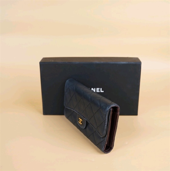 Ví Chanel đen lòng nâu đậm +