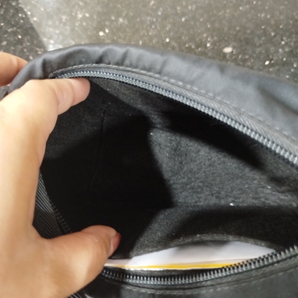 Túi Kẹp Nách Prada Đen KG+