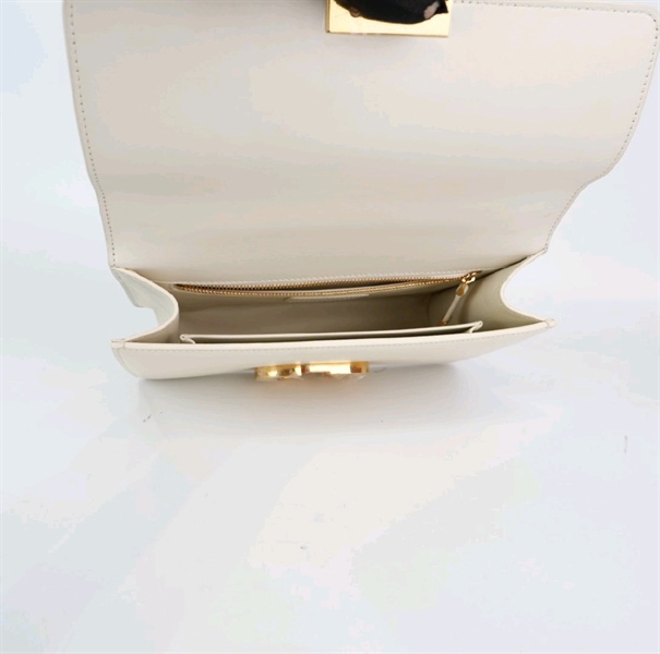 Túi Dior chữ nhật trắng khóa vàng sz 23cm KG+