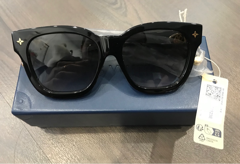 Kính LV bông hoa 4 cánh KG+