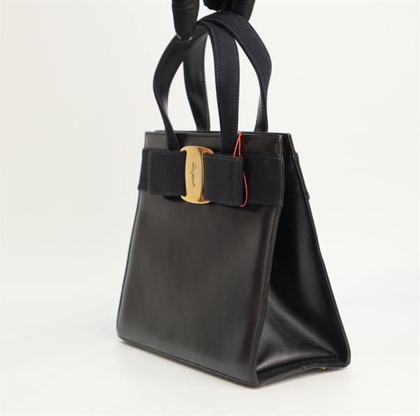 Túi Salvatore màu đen KG+