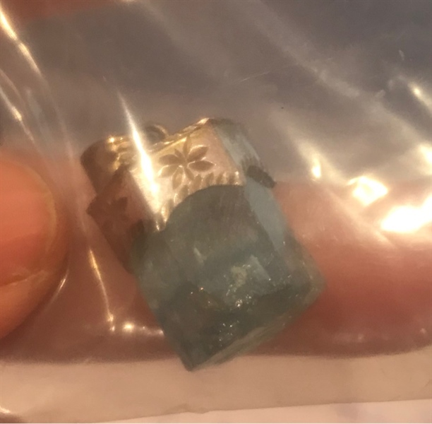 Trụ đá Topaz xanh dương +