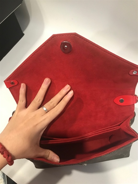 Túi LV nâu nắp đỏ +