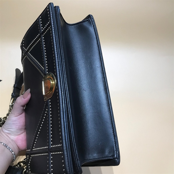 Túi xách Dior nâu gắn đinh 24cm+