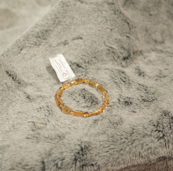 Vòng tay đốt trúc thạch anh tóc vàng VIP 487745 +