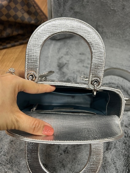 Túi Dior Lady màu bạc KG+