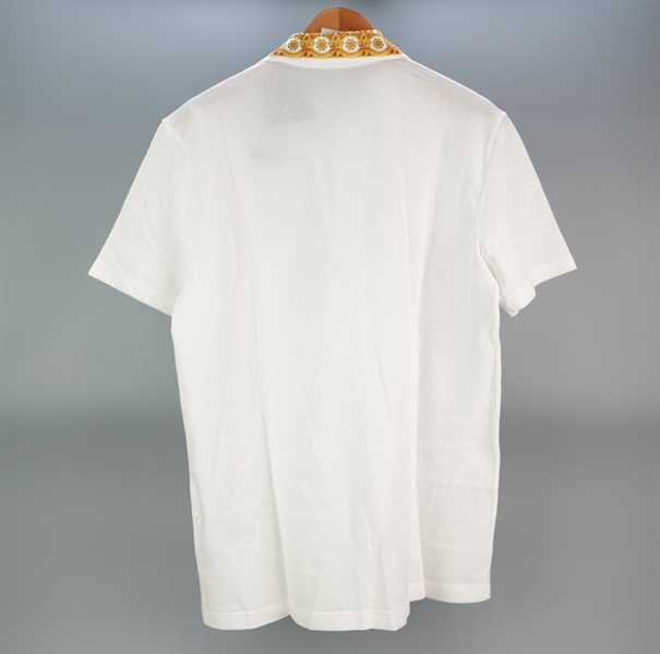 Áo Versace thun trắng cổ hoa văn vàng size S KG+