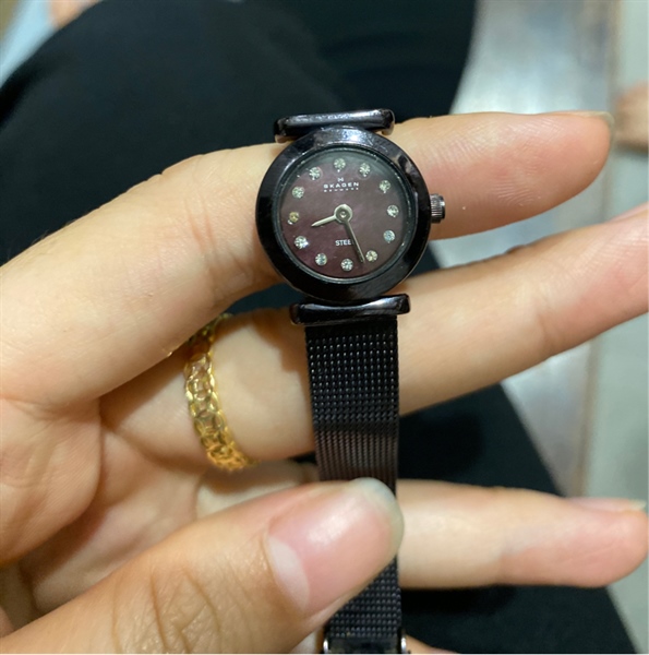 Đồng hồ Skagen đen dây nhỏ