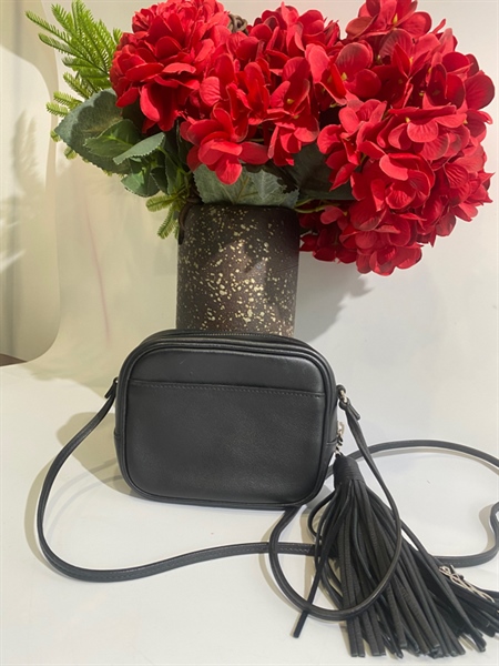 Túi YSL đen Hoạ tiết Love KG+