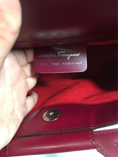 Túi Salvatore Đỏ đô KG+