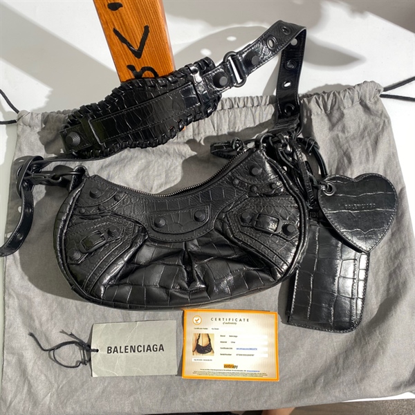 Túi Balenciaga + charm KG +