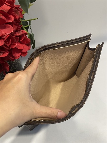 Túi LV clutch
