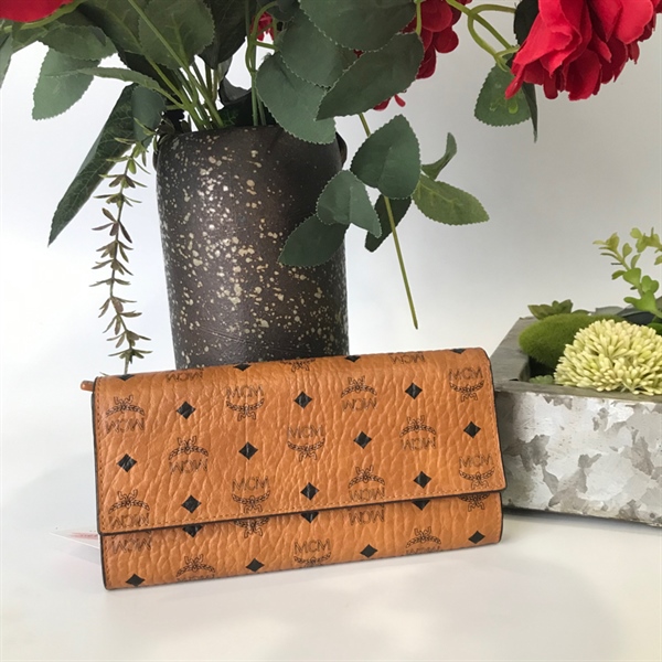 Ví MCM vàng