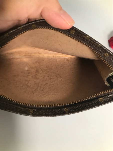 Ví LV khoá vàng +