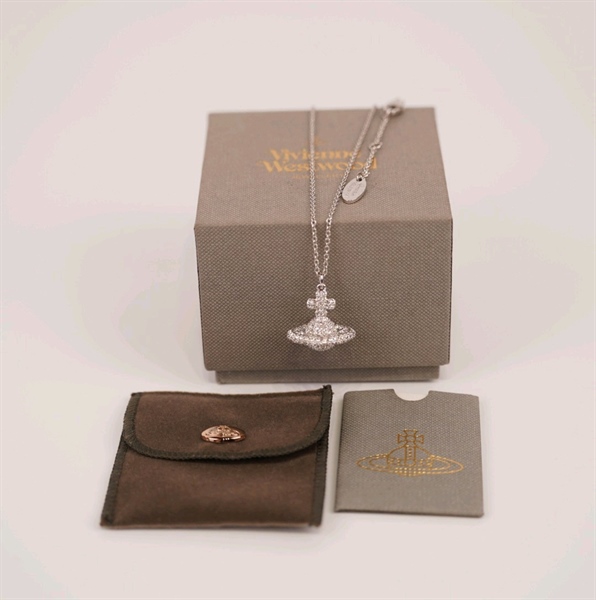 Dây chuyền Vivienne mặt đĩa bay KG+