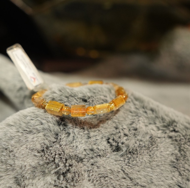 Vòng tay đốt trúc thạch anh tóc vàng VIP 278345 +